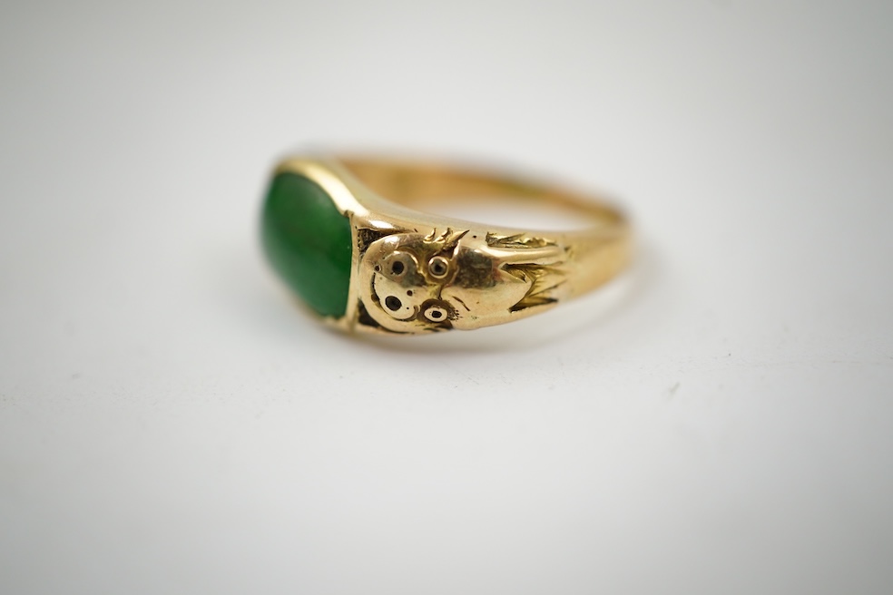 A fine jadeite ring, early 20th century